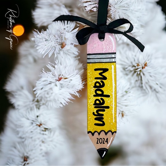 Personalized Ornament Perfect for Celebrating Your Child's First Year of School - Picture 11 of 11